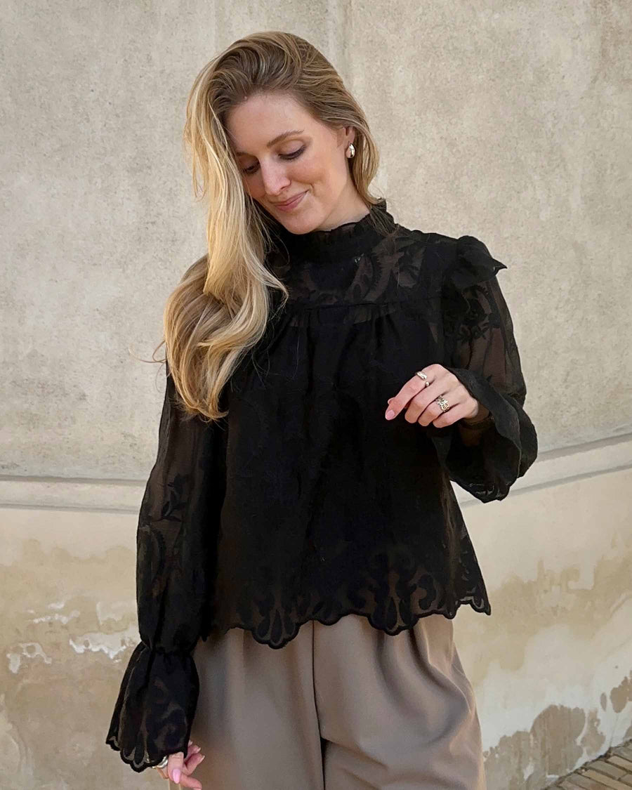 Ellinoric lace shirt