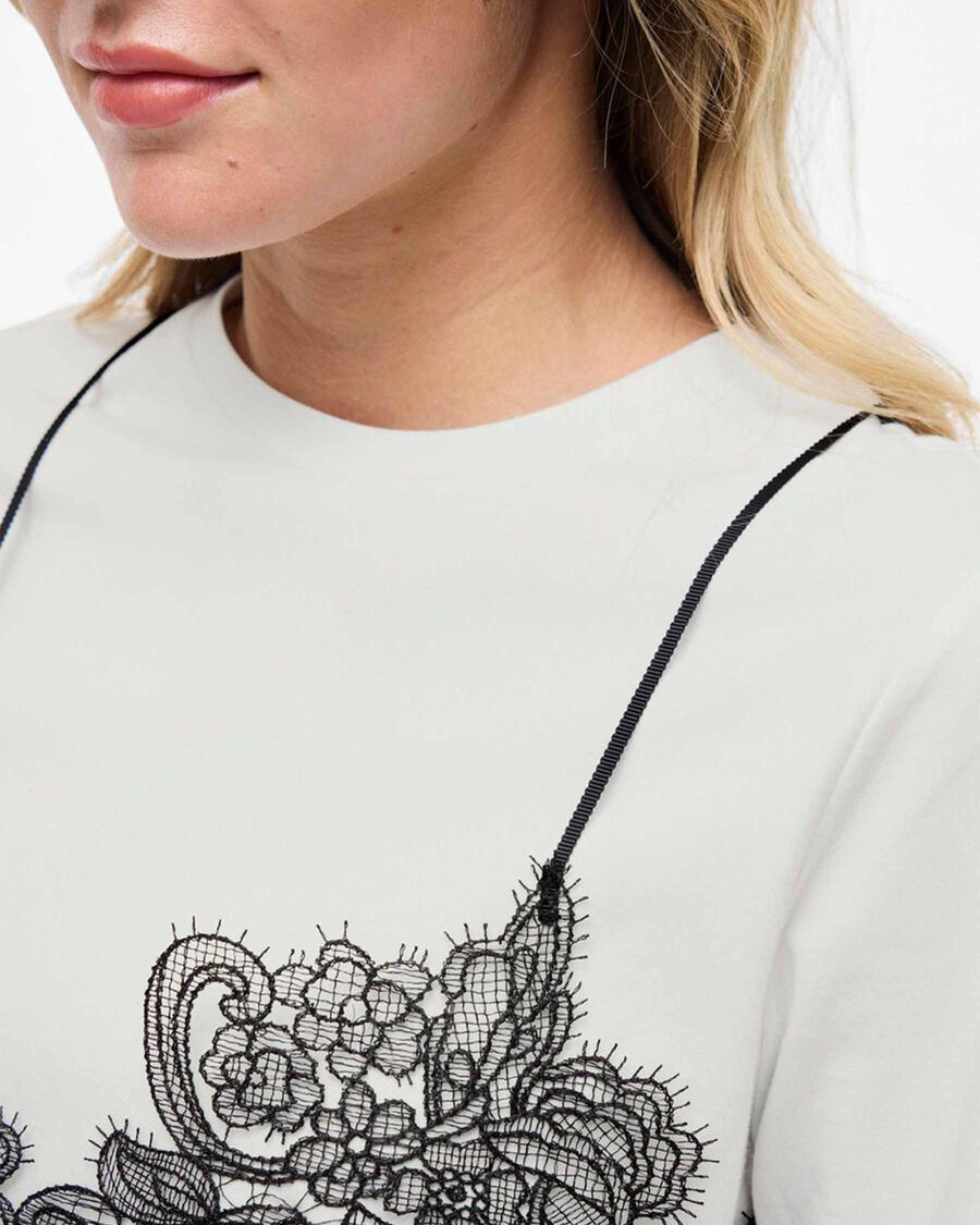 VIRADA S/S LACE DETAIL T-SHIRT