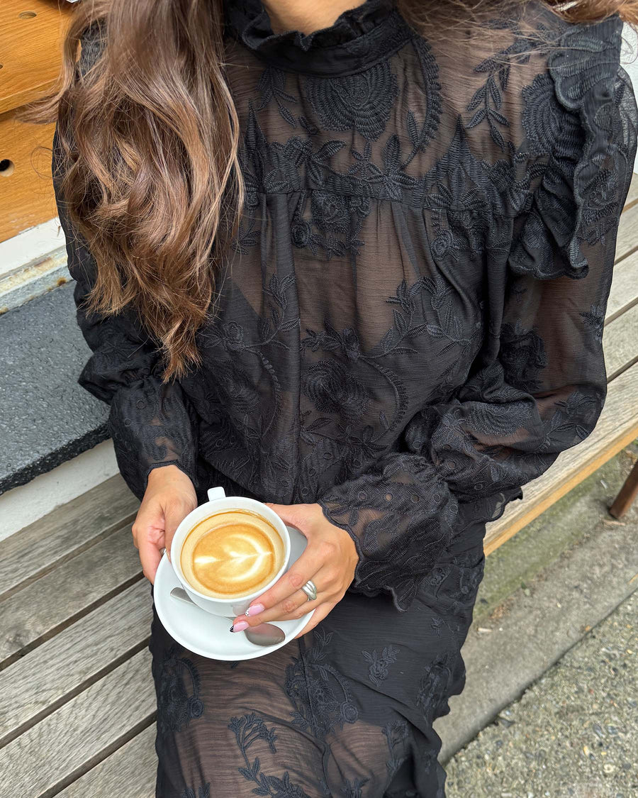 Ellinoric lace shirt