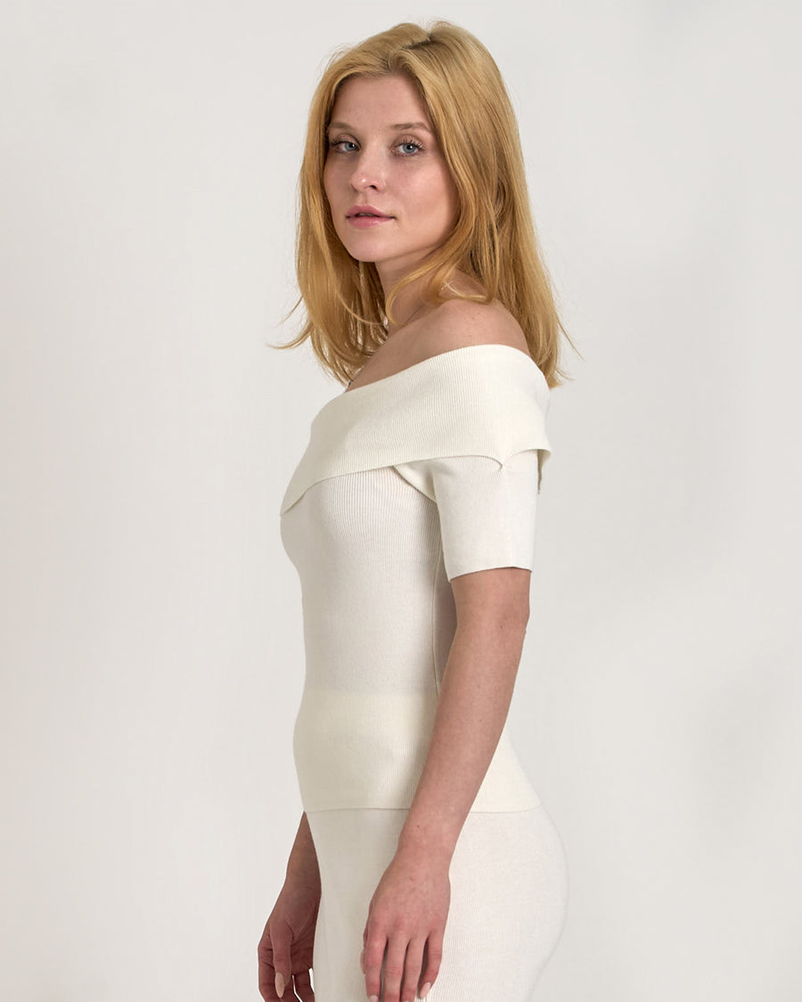 Melanie offshoulder