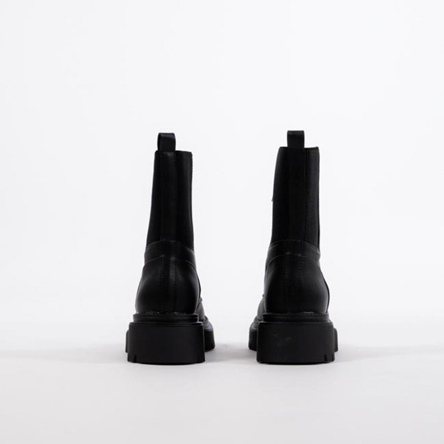 Mia zip boot