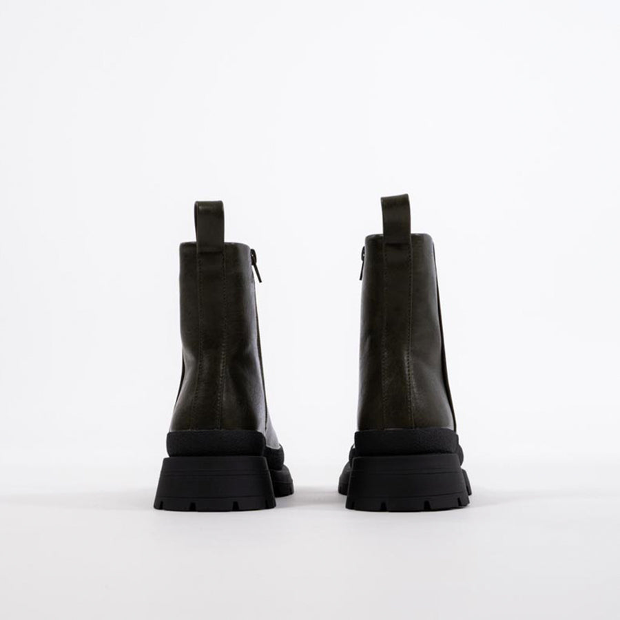 Purolivia boot