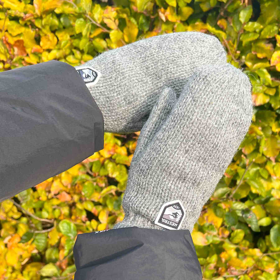 Basic wool mittens