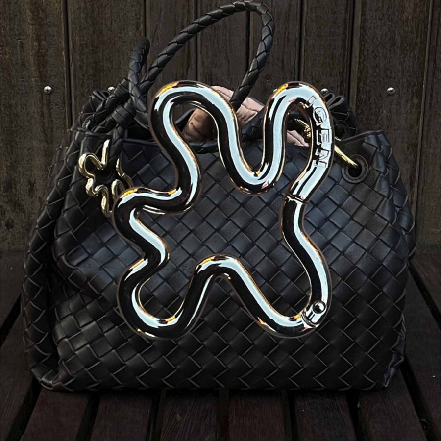 Swirl hook