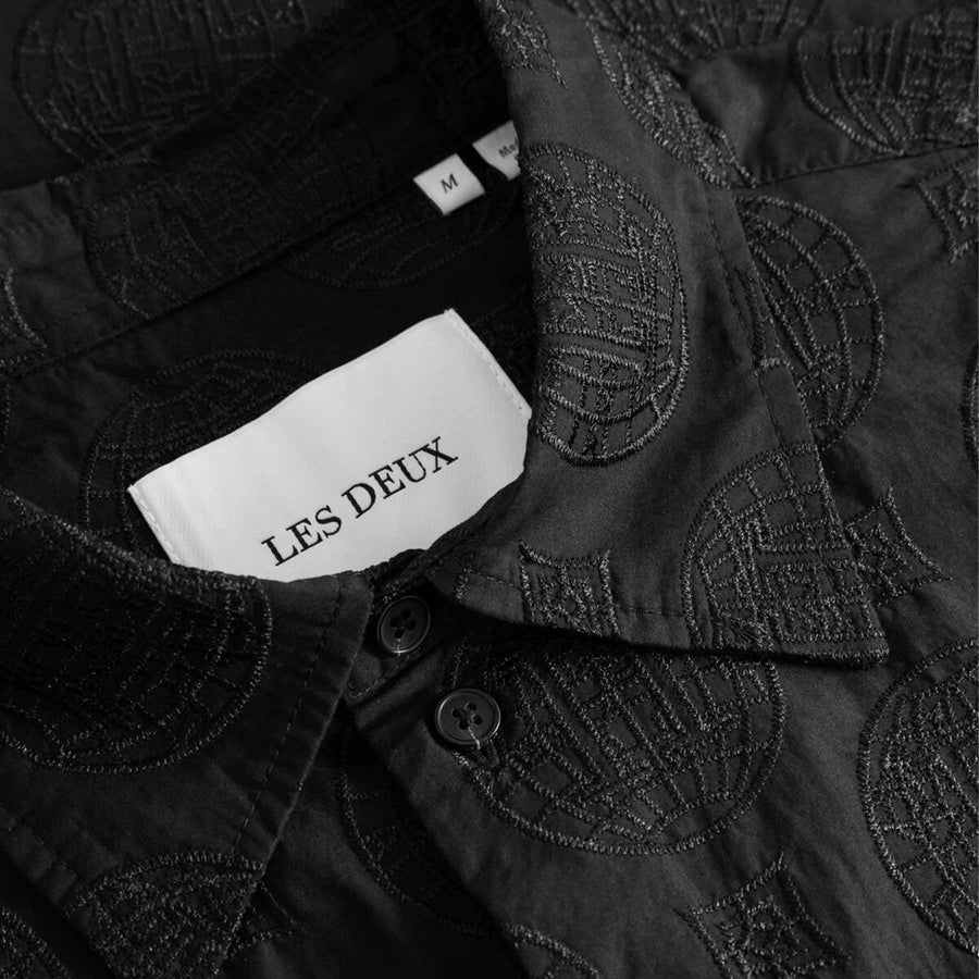 Globe loose ss shirt