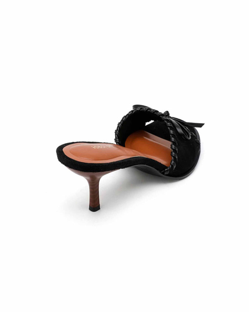 Liva details heel