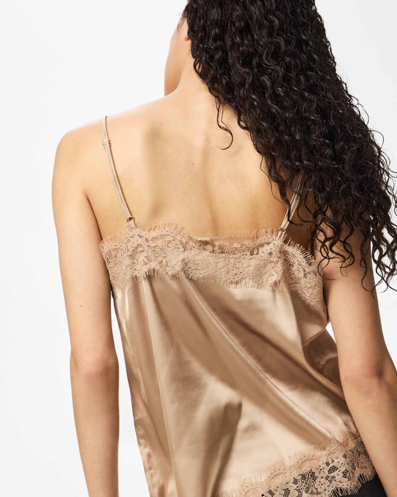 PCNOMI STRAP SATIN LACE TOP