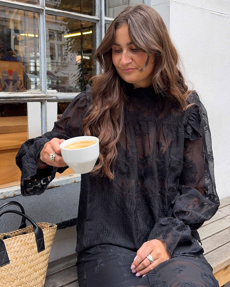 Ellinoric lace shirt