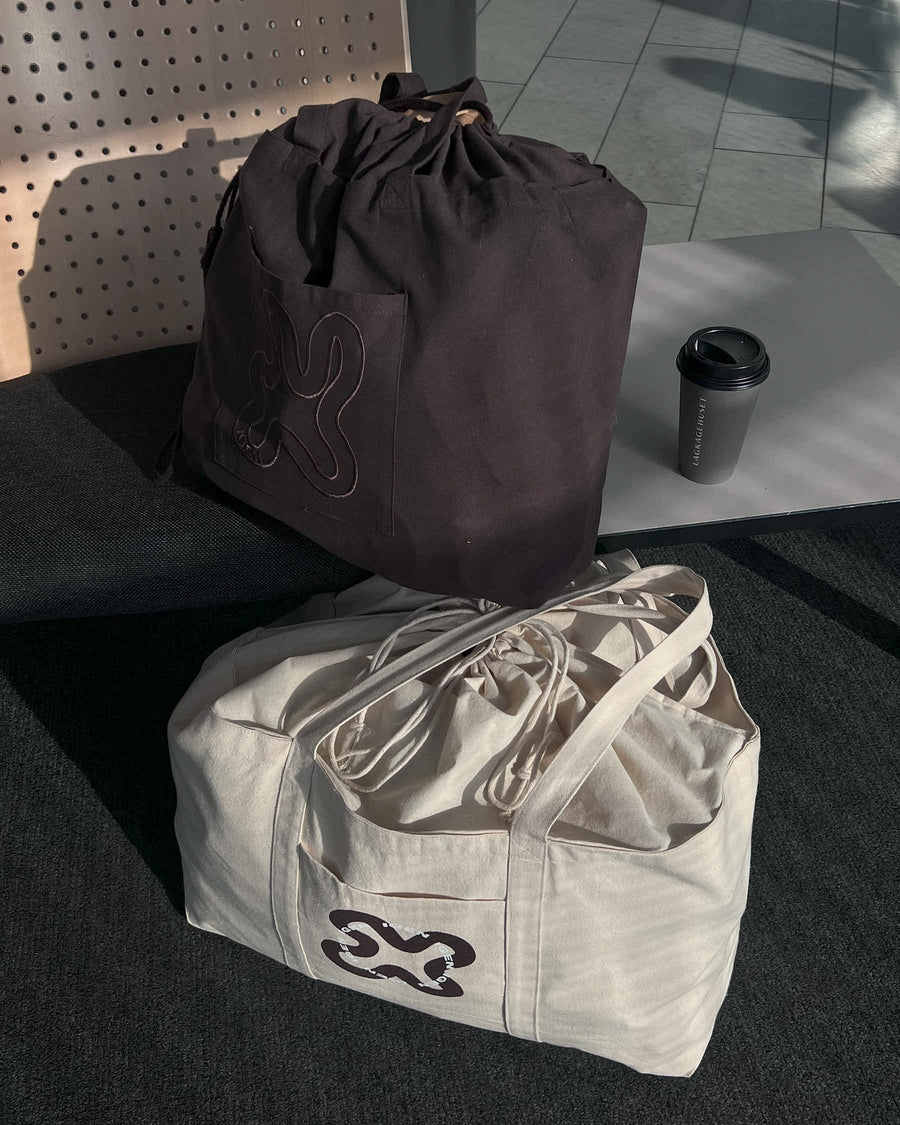 BROWN // SIGNATURE SHOPPER