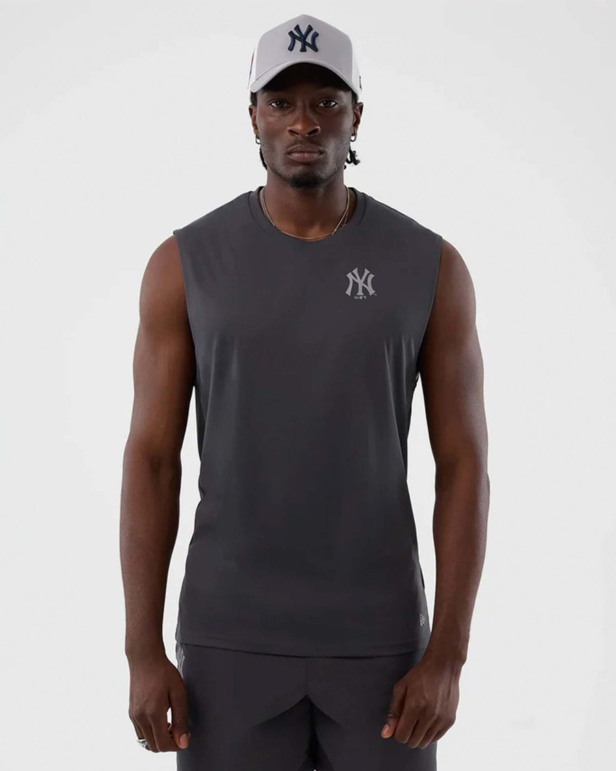 MLBSLEEVELESS TEE