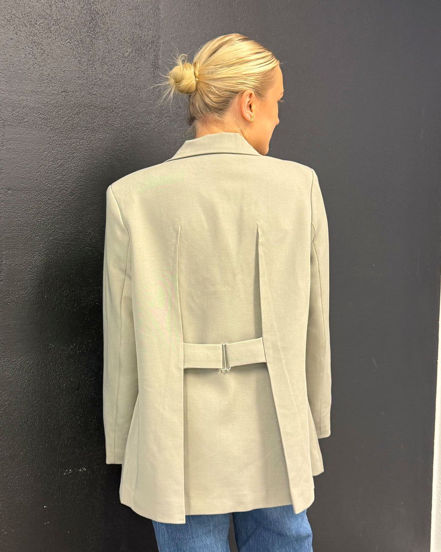 Alvena buckle blazer