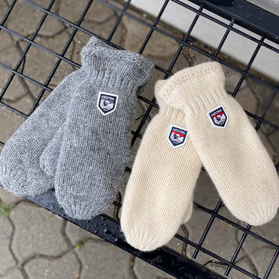 Basic wool mittens