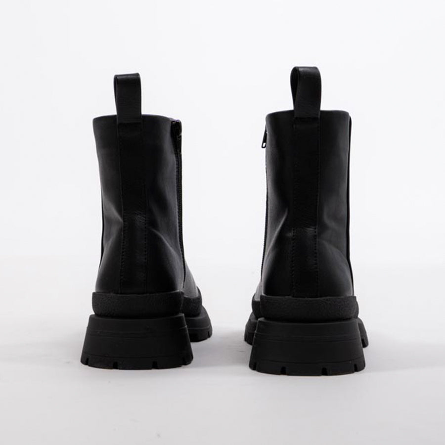 Purolivia boot