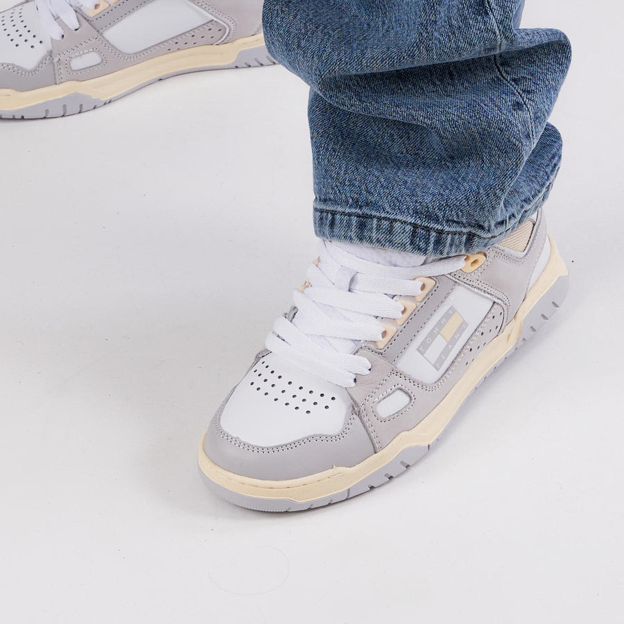 Tommy wmn skate low