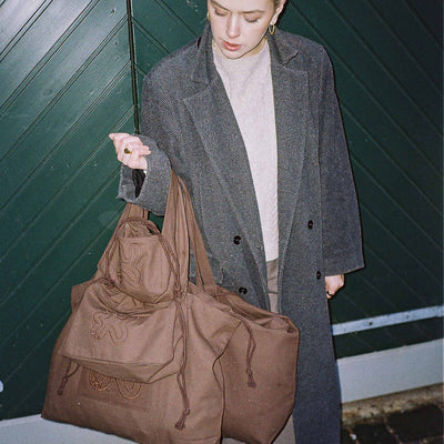 BROWN // SIGNATURE SHOPPERThumbnail 