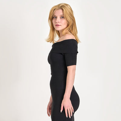 Melanie offshoulderThumbnail 
