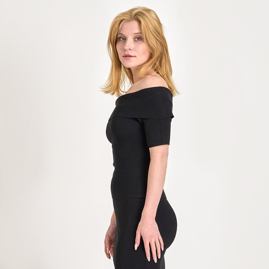 Melanie offshoulder
