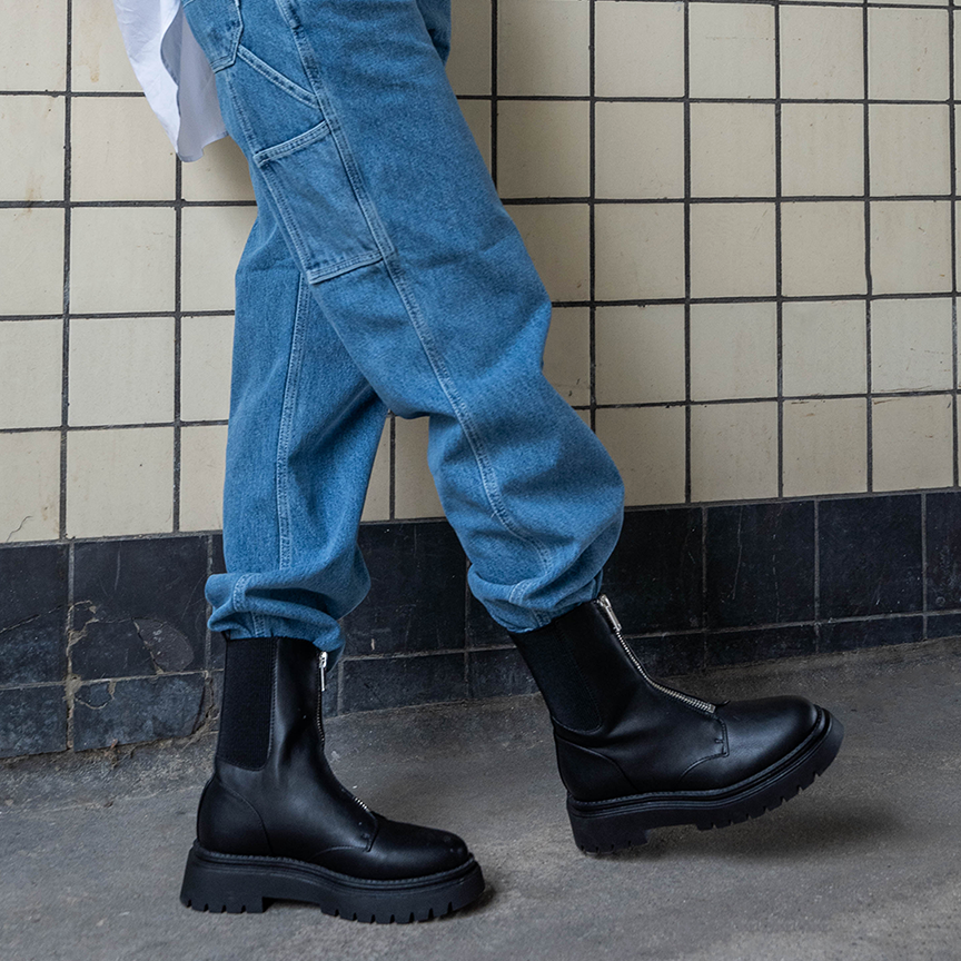 Mia zip boot