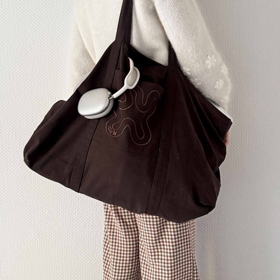 BROWN // SIGNATURE SHOPPER